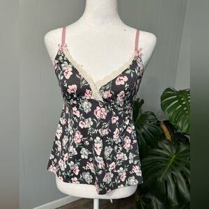 🛍️ Laura Ashley cute sleepwear top size Small great condition.